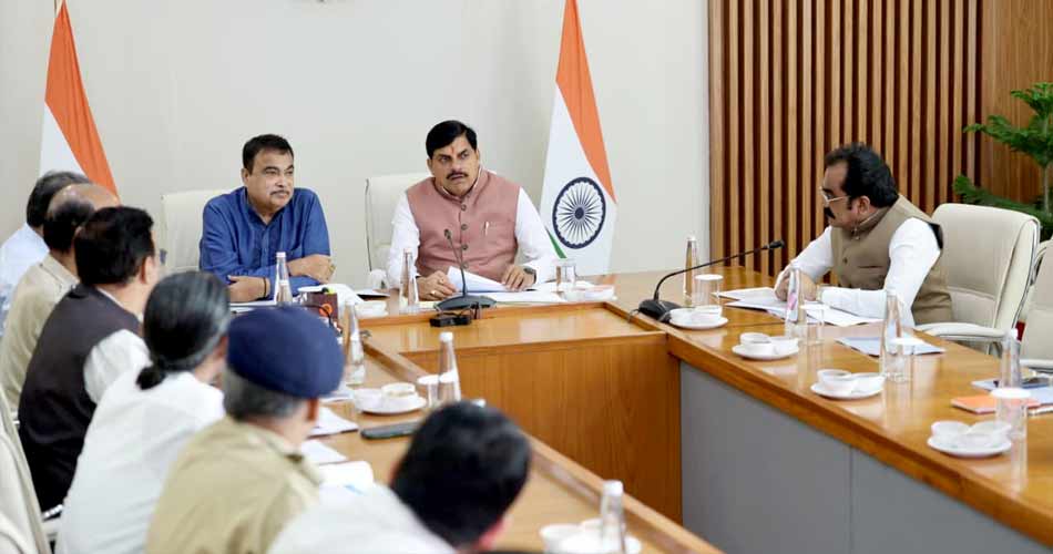 प्रदेश में तेजी से हो रहा हैं सड़क परियोजनाओं का क्रियान्वयन : मुख्यमंत्री डॉ. यादव